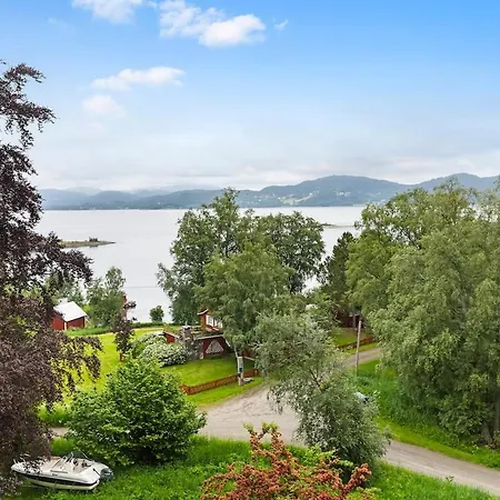 Feriehus Swiss - Fjord, Forest & Mountain Views Hoem