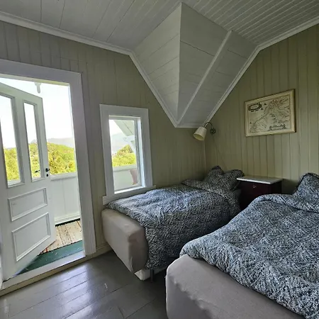 Feriehus Swiss - Fjord, Forest & Mountain Views *