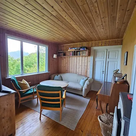 Feriehus Swiss - Fjord, Forest & Mountain Views